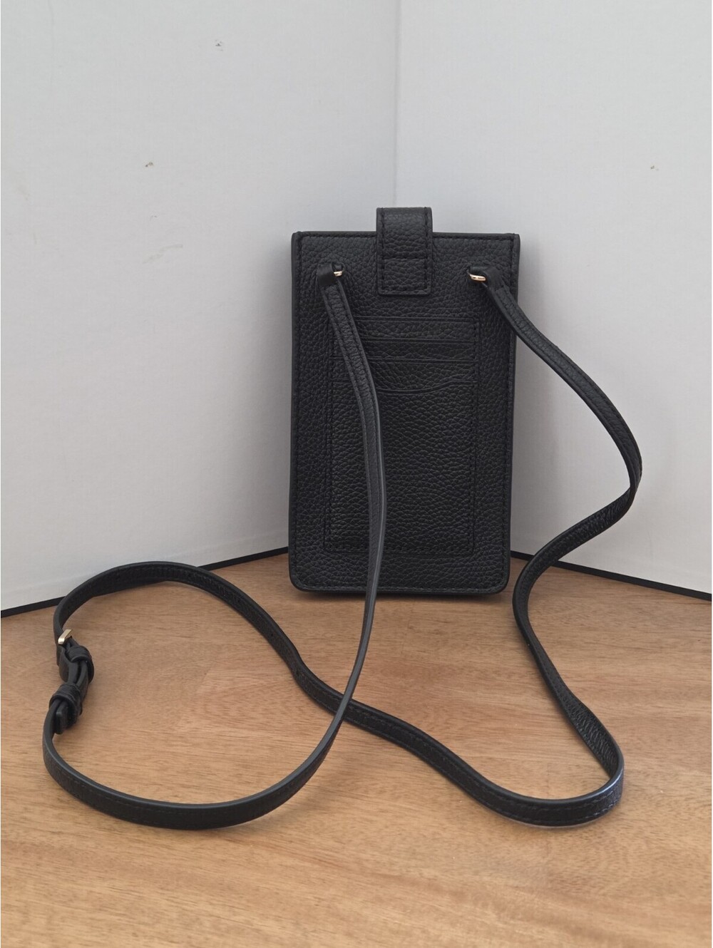 Marc Jacobs Black Leather Crossbody Cell Phone Bag Purse Adjustable Strap - Picture 4 of 9